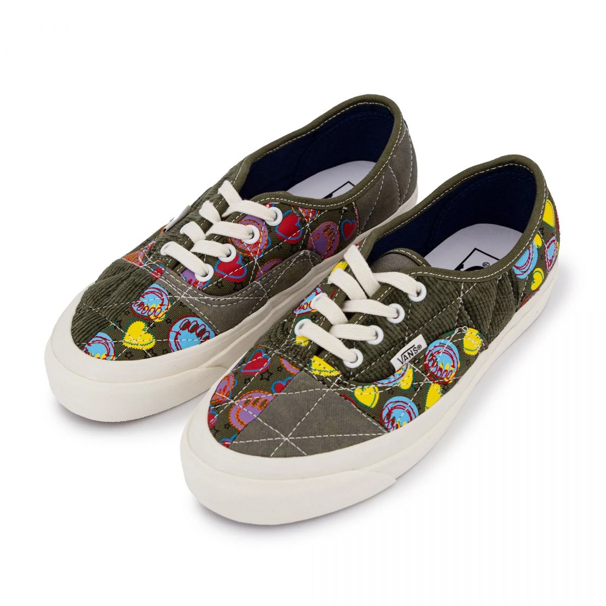 Baskets Authentic Patchwork Surpiqures Motifs Coeurs Et Smileys Basses T39 Au 47 Homme VANS 8 Baskets Authentic Patchwork Surpiqures Motifs Coeurs Et Smileys Basses T39 Au 47 Homme VANS – Image 6