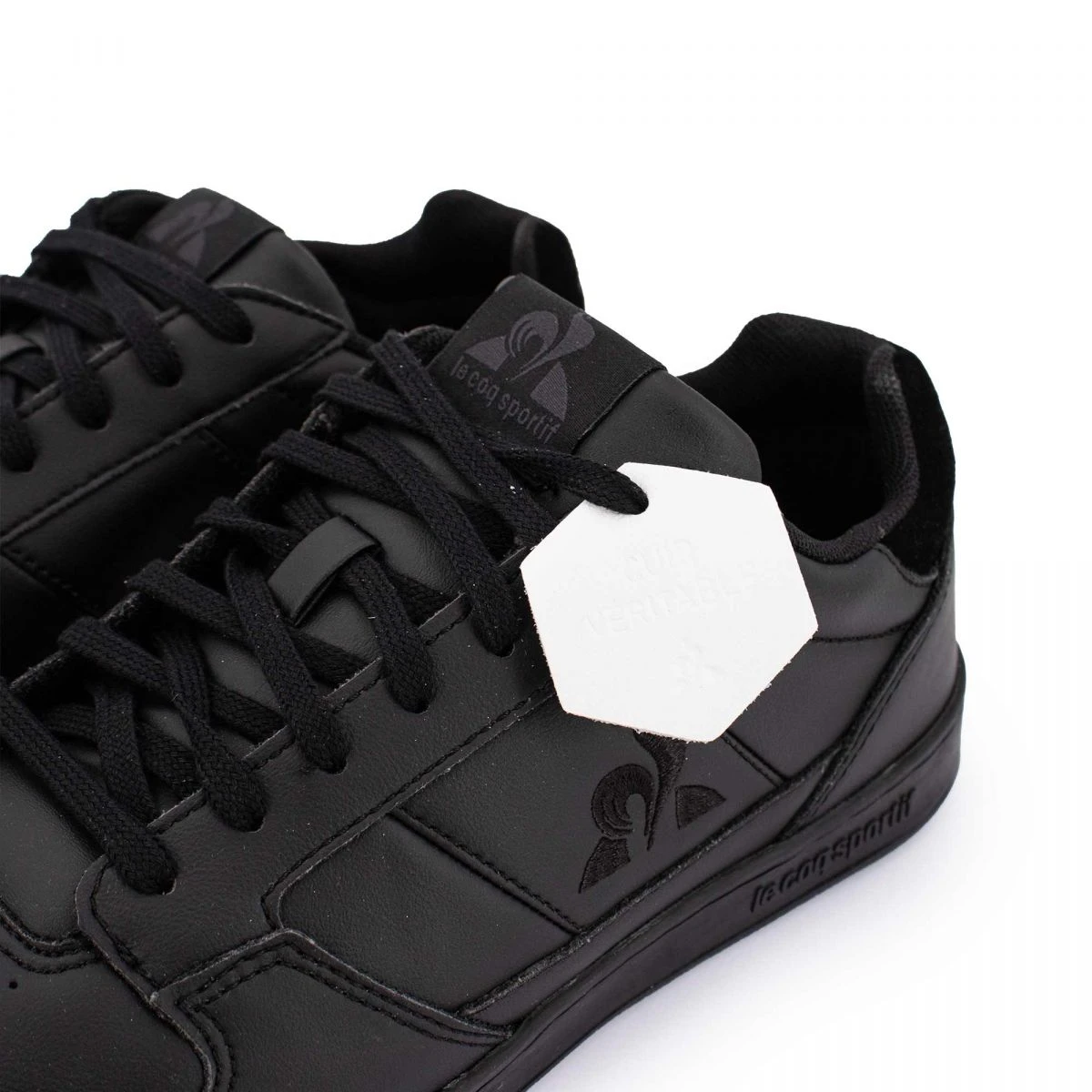 Baskets Basses Avec Détail Empiècement Logo Brodé Homme LE COQ SPORTIF 22 Baskets Basses Avec Détail Empiècement Logo Brodé Homme LE COQ SPORTIF – Image 20