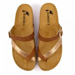 Mules à Talon Compensé Brides D'orteils Croisées Motif Serpent Rose Gold Igua Femme BIOSTOCK -Dockers by Gerli Soldes Magasin mules a talon compense brides d orteils croisees motif serpent rose gold igua femme biostock 2